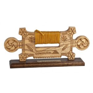 ARGIZAIOLA DE MADERA TALLADA